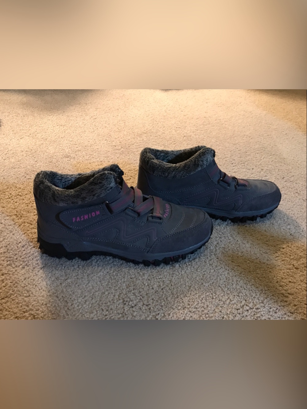 Women’s Grey Faux-Fur Lined Winter Hiking 🥾 Style Sneaker - Size 39 / 8